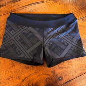 Reebok Black Geometric Women's Athletic Shorts